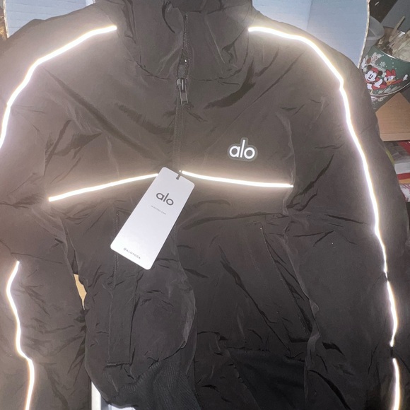 Alo Yoga jacket, brand new. I bought it 2 years  ago, comes in its original box - Picture 7 of 8
